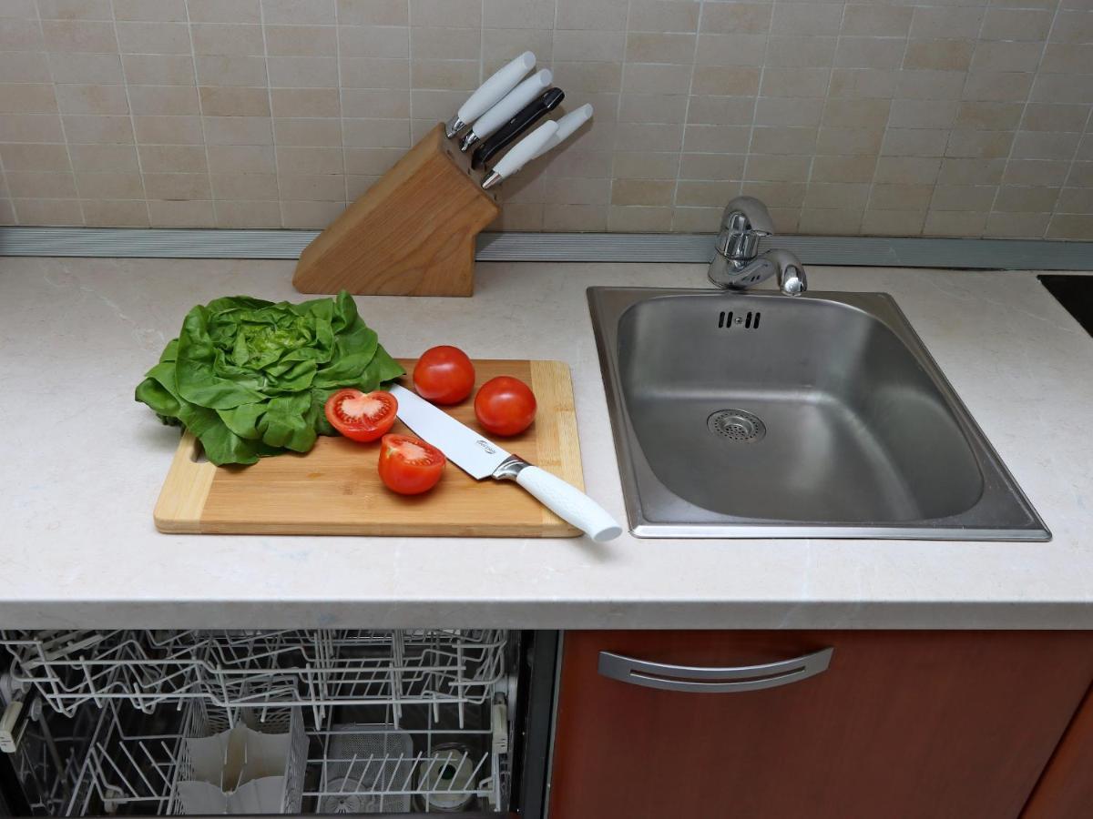 וולוסקו Starry Night - Smart Tv, Extra Big Bed, Big Bathtub, Private Parking, Sea View, Wifi, 2Bedrooms מראה חיצוני תמונה