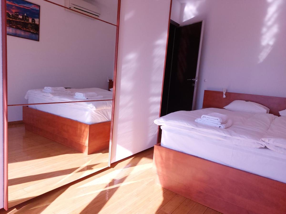וולוסקו Starry Night - Smart Tv, Extra Big Bed, Big Bathtub, Private Parking, Sea View, Wifi, 2Bedrooms מראה חיצוני תמונה