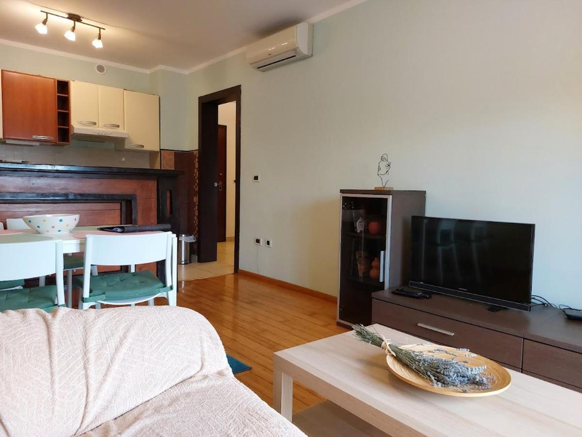 וולוסקו Starry Night - Smart Tv, Extra Big Bed, Big Bathtub, Private Parking, Sea View, Wifi, 2Bedrooms מראה חיצוני תמונה
